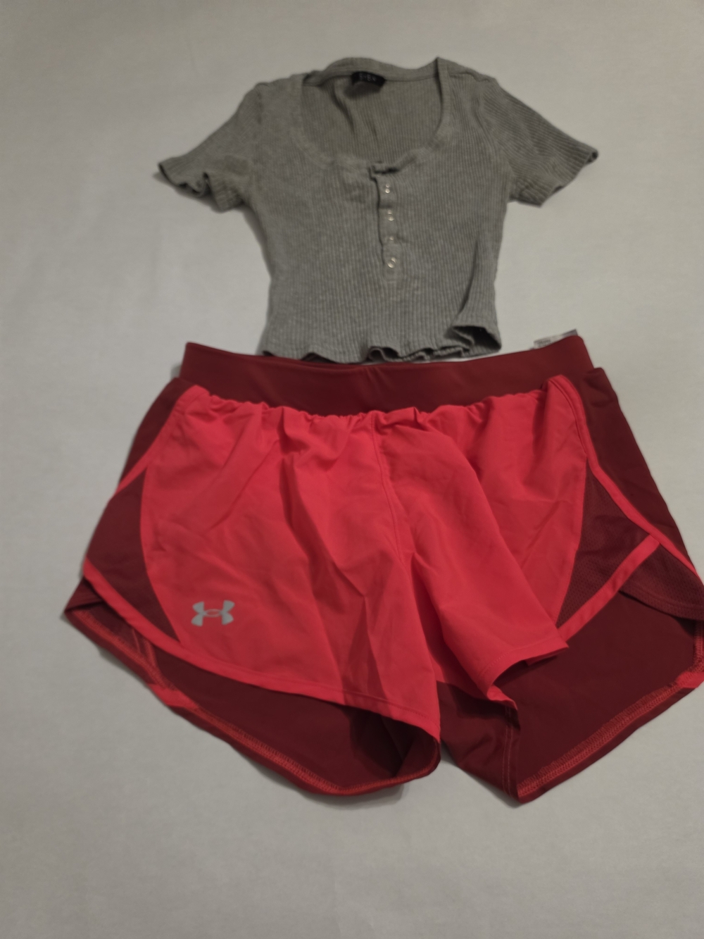 Women's Short & Top Set Under Armour Hot Pink And Burgundy Plus Shein Grey Shirt